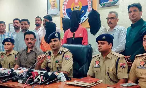 Shiv Sena नेताओं के घरों पर पेट्रोल बम फेंकने के आरोप में चार गिरफ्तार