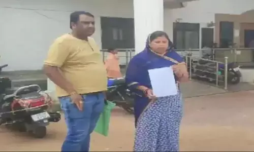 महिला ने मांगी इच्छा मृत्यु, विधायक प्रतिनिधि कर रहा परेशान