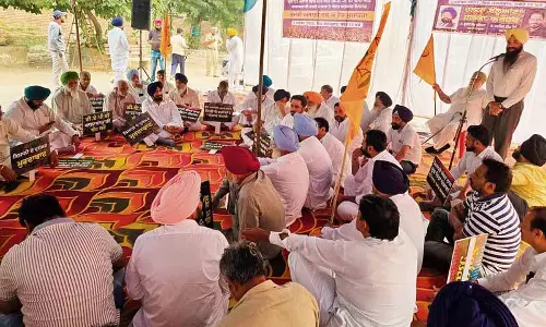 व्यापारी एमएसपी से कम पर धान की फसल खरीद रहे: Akali