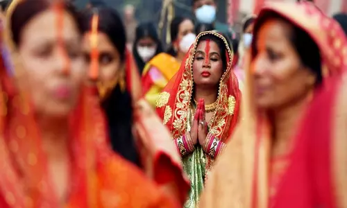 दिल्ली छठ पूजा विवाद: Delhi HC ने यमुना तट पर पूजा करने की अनुमति देने से किया इनकार दिल्ली छठ पूजा विवाद: Delhi HC ने यमुना तट पर पूजा करने की अनुमति देने से किया इनकार