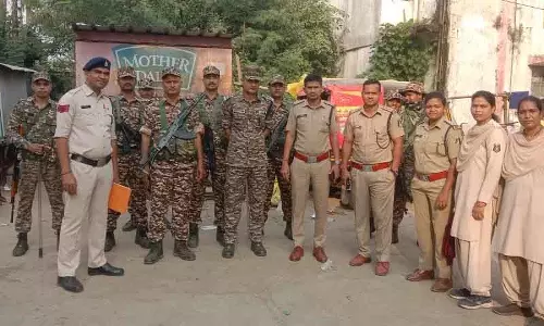 रायपुर पुलिस ने कई कॉलोनियों में मारी रेड, छिपे अपराधियों में मचा हड़कंप रायपुर पुलिस ने कई कॉलोनियों में मारी रेड, छिपे अपराधियों में मचा हड़कंप