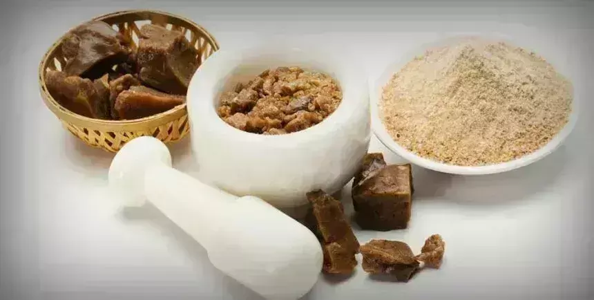 Lifestyle: अपनी त्वचा के निखार को बरकरार रखने के लिए हींग का इस्तेमाल ऐसे करे Lifestyle: अपनी त्वचा के निखार को बरकरार रखने के लिए हींग का इस्तेमाल ऐसे करे
