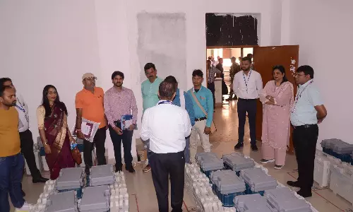 रायपुर दक्षिण उपचुनाव, सामान्य प्रेक्षक जी रेखा रानी ने किया स्ट्रांग रूम का निरीक्षण