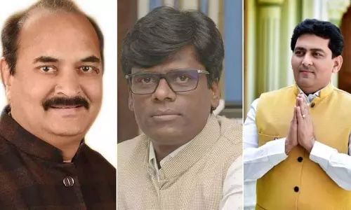 चंद्रपुर: चंद्रशेखर बावनकुले ने 40 बागी नेताओं को BJP से निष्कासित किया चंद्रपुर: चंद्रशेखर बावनकुले ने 40 बागी नेताओं को BJP से निष्कासित किया