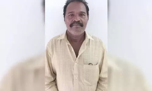 Kerala: जमीन बिक्री का फर्जी विज्ञापन देकर पैसे की ठगी, आरोपी गिरफ्तार Kerala: जमीन बिक्री का फर्जी विज्ञापन देकर पैसे की ठगी, आरोपी गिरफ्तार