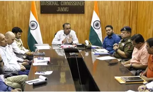 मंडलायुक्त ने Jammu की सड़कों की मरम्मत और रखरखाव की समीक्षा की