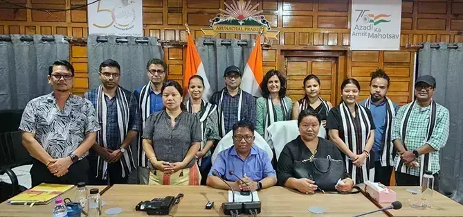 FTI संकायों ने डीसी से मुलाकात की, संस्थान की ज्वलंत समस्याओं से अवगत कराया FTI संकायों ने डीसी से मुलाकात की, संस्थान की ज्वलंत समस्याओं से अवगत कराया