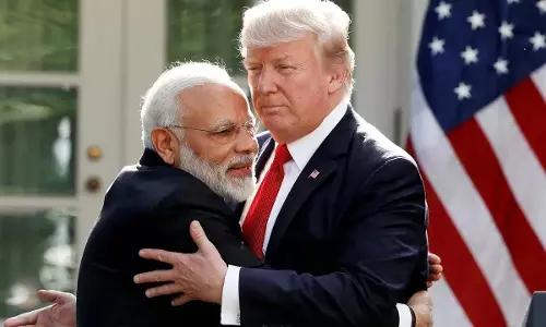 BIG BREAKING: PM मोदी ने डोनाल्ड ट्रंप से फोन पर की बात BIG BREAKING: PM मोदी ने डोनाल्ड ट्रंप से फोन पर की बात