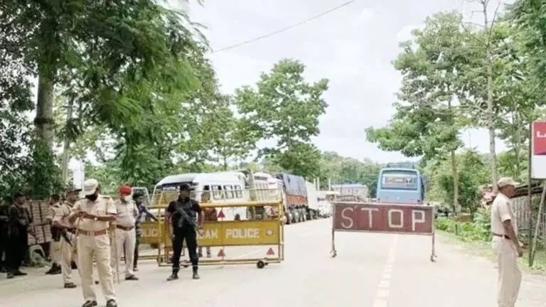 Samaguri: विधायकों और एनएसयूआई प्रमुख के वाहन क्षतिग्रस्त