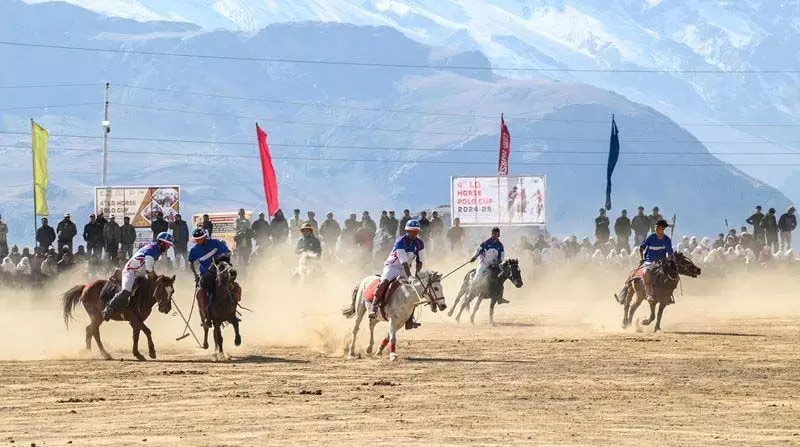 Ladakh के उपराज्यपाल ने द्रास में पोलो टूर्नामेंट का उद्घाटन किया