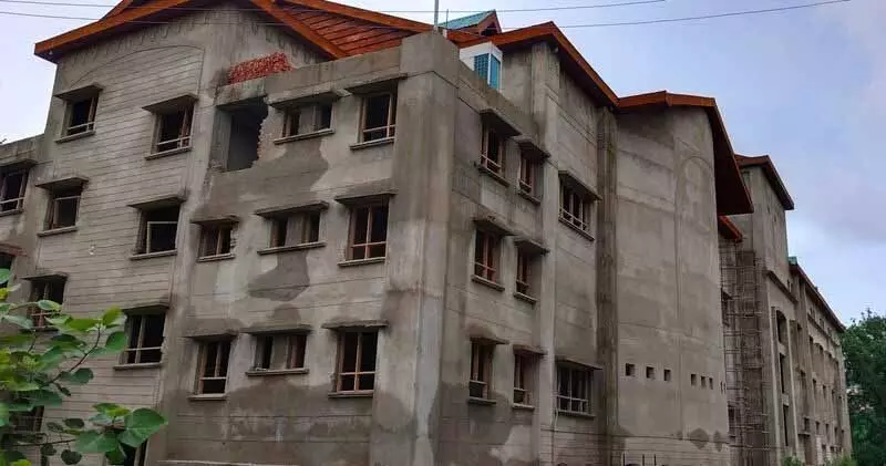 Nahan Medical College निर्माण में देरी और बुनियादी ढांचे की चुनौतियों से जूझ रहा