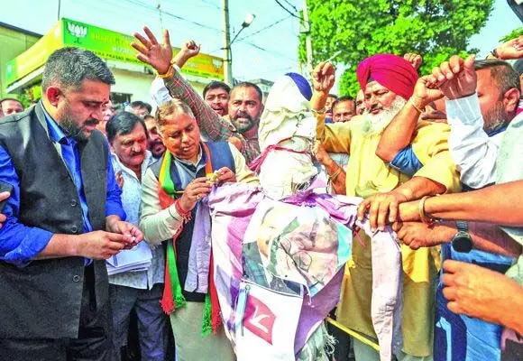 BJP: J&K के विशेष दर्जे की बहाली की मांग वाला प्रस्ताव विशेषाधिकार हनन के समान