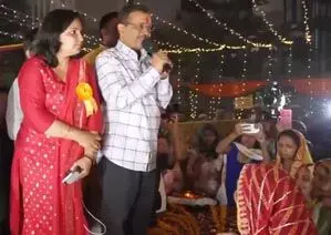 छठ घाट पहुंचे अरविंद केजरीवाल और मनीष सिसोदिया, छठी मईया का लिया आशीर्वाद