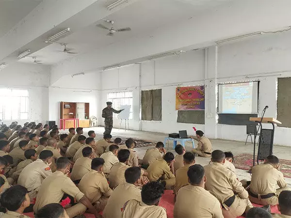 असम राइफल्स ने NCC कैडेटों के लिए भारतीय सशस्त्र बलों में शामिल होने पर व्याख्यान किया आयोजित