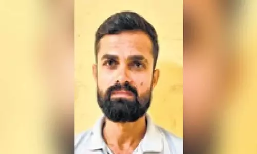 Karnataka: राजस्थान का एक व्यक्ति हावेरी में पकड़ा गया Karnataka: राजस्थान का एक व्यक्ति हावेरी में पकड़ा गया