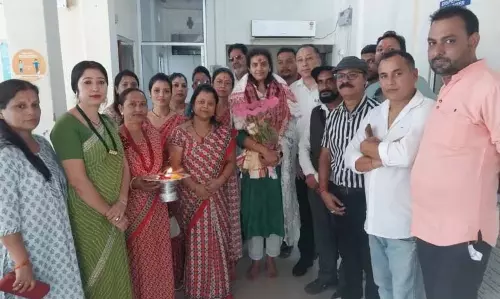 Dr Divya Singh Borthakur को एवरेस्ट बेस कैंप की उपलब्धि के लिए सम्मानित Dr Divya Singh Borthakur को एवरेस्ट बेस कैंप की उपलब्धि के लिए सम्मानित