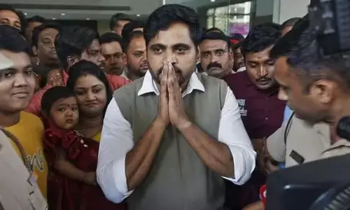 शिवसेना नेता महेश गायकवाड़ को पार्टी विरोधी गतिविधियों के लिए निलंबित किया