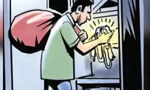 CG NEWS: टीचर के घर डेढ़ लाख की चोरी