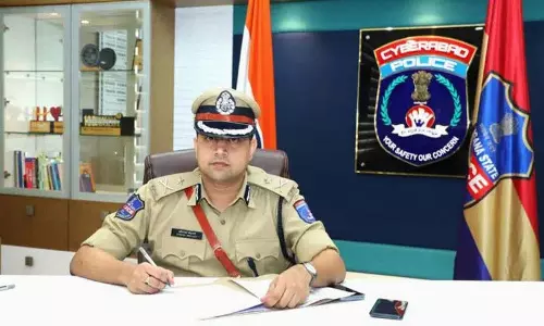 Cyberabad CP अविनाश मोहंती ने अट्टापुर पुलिस थाने का औचक दौरा किया