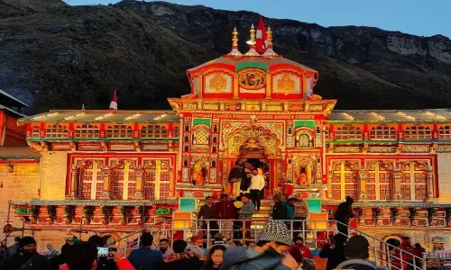 Chamoli: शीतकाल के लिए 17 नवंबर को बंद होंगे बदरीनाथ धाम के कपाट Chamoli: शीतकाल के लिए 17 नवंबर को बंद होंगे बदरीनाथ धाम के कपाट