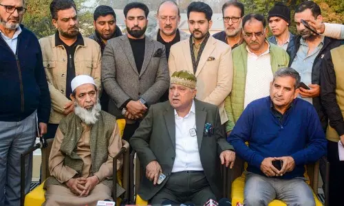 पर्यटन उद्योग से जुड़े लोगों ने Kashmir में आतंकवादी घटनाओं की निंदा की