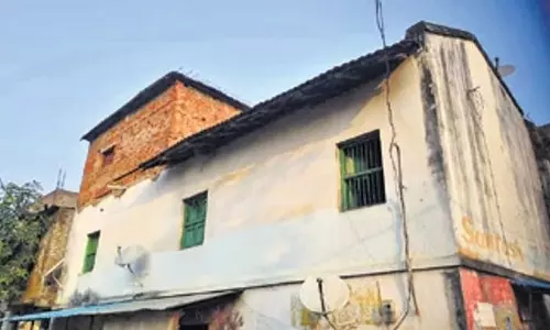 Odisha में घर में आग लगने से बुजुर्ग महिला और 98 वर्षीय मां की मौत