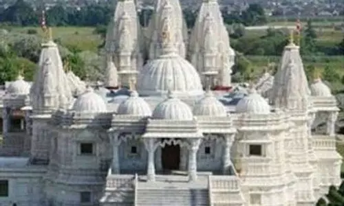 Punjab: मंदिर प्रबंधन ने ब्रैम्पटन हिंसा मामले में संलिप्तता के कारण पुजारी को निलंबित किया Punjab: मंदिर प्रबंधन ने ब्रैम्पटन हिंसा मामले में संलिप्तता के कारण पुजारी को निलंबित किया