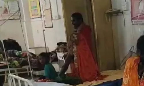 हद है नर्स का दुर्व्यवहार, गर्भवती को लेकर पहुंचे थे मरीज
