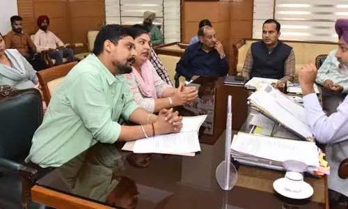 Finance Minister Cheema ने कर्मचारी यूनियनों के साथ बैठक की Finance Minister Cheema ने कर्मचारी यूनियनों के साथ बैठक की