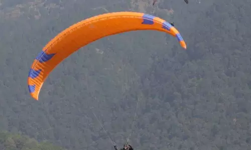Paragliding का स्वर्ग वैश्विक उत्साही लोगों को आकर्षित कर रहा Paragliding का स्वर्ग वैश्विक उत्साही लोगों को आकर्षित कर रहा