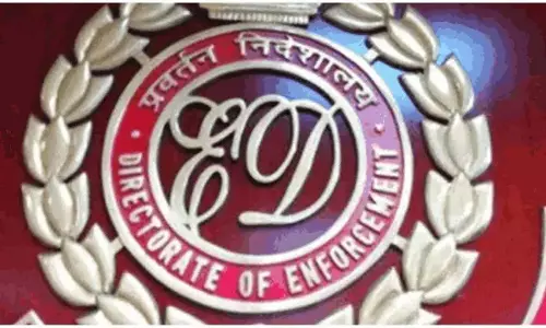 ईडी ने फ्लिपकार्ट और अमेजन से जुड़े विक्रेताओं के यहां मारे छापे, हड़कंप ईडी ने फ्लिपकार्ट और अमेजन से जुड़े विक्रेताओं के यहां मारे छापे, हड़कंप