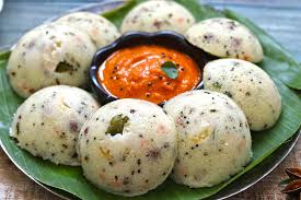 Rava Idli: सूजी और उड़द दाल से बनाएं सॉफ्ट रवा इडली