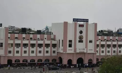 Telangana: दक्षिण मध्य रेलवे छठ स्पेशल चलाएगा Telangana: दक्षिण मध्य रेलवे छठ स्पेशल चलाएगा