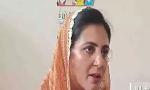 यह मजाक में कहा गया था: Congress की अमृता वारिंग ने अपने पति की टिप्पणी पर स्पष्टीकरण दिया