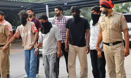 Dhakoli शराब ठेके पर डकैती के मामले में चार गिरफ्तार