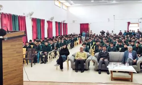 Jammu: प्रधान सचिव स्कूल शिक्षा ने सैनिक स्कूल मानसबल का दौरा किया