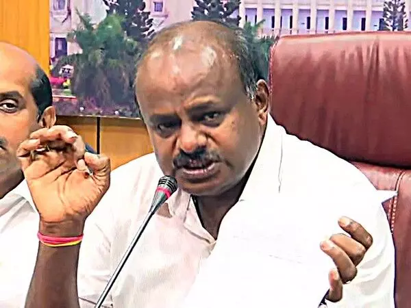 Kumaraswamy ने गंगा मत्स्य मछुआरों का जीवन बर्बाद करने के लिए डीके शिवकुमार की आलोचना की