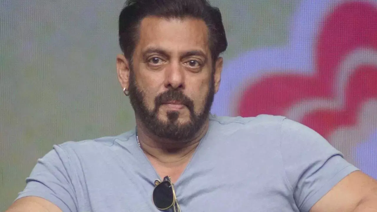 Salman Khan को फिर से धमकी दी गई और उस शख्स को भी जिसने अभिनेता के बारे में गाना लिखा