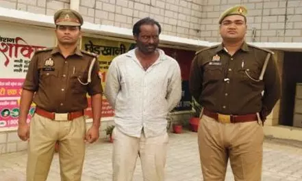 Meerut: पुलिस ने चेकिंग के दौरान तमंचा और कारतूस के साथ एक को दबोचा