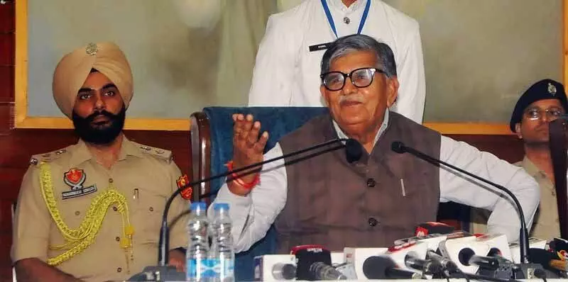 Gulab Chand Kataria ने सीमा पार तस्करी रोकने के लिए सामूहिक प्रयास की वकालत की