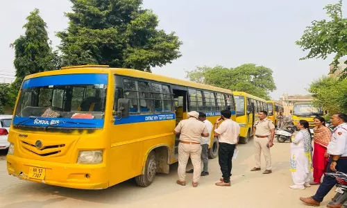 Haryana: पुलिस, परिवहन अधिकारियों ने स्कूल बसों का निरीक्षण किया