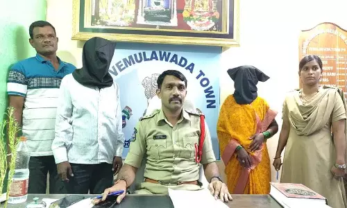 TG: वेमुलावाड़ा पुलिस ने महाराष्ट्र से अपहृत महिला को बचाया TG: वेमुलावाड़ा पुलिस ने महाराष्ट्र से अपहृत महिला को बचाया