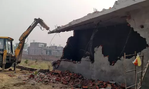 Amritsar में नगर निगम ने अवैध निर्माण ढहाए