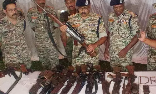 मुठभेड़ में जवानों से लूटे गए 11 हथियारों की पहचान