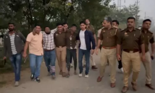 एटीएम कार्ड बदलकर धोखाधड़ी, बदमाशों को पुलिस ने मुठभेड़ में दबोचा एटीएम कार्ड बदलकर धोखाधड़ी, बदमाशों को पुलिस ने मुठभेड़ में दबोचा