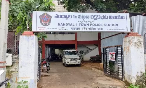 नांदयाल पुलिस ने MLC इसाक बाशा के खिलाफ मामला दर्ज किया