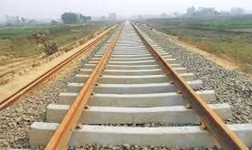 खुर्दा रोड-बोलांगीर रेल लाइन के झारमुंडा-बौध खंड को सीआरएस की मंजूरी मिल गई