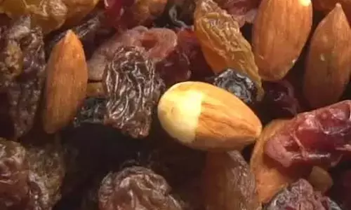 क्या ठंड के मौसम में बादाम और किशमिश भिगोकर खाना चाहिए