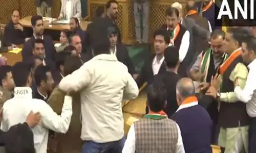 अनुच्छेद 370 की बहाली पर प्रस्ताव को लेकर J-K विधानसभा में हंगामा, भाजपा ने कहा लोकतंत्र का सबसे काला दिन