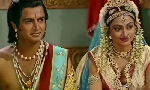 Sunil Lahri 30 साल बाद रामायण की उर्मिला से मिले Sunil Lahri 30 साल बाद रामायण की उर्मिला से मिले